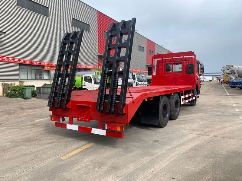 東風(fēng)華神T5后八輪平板車(chē)