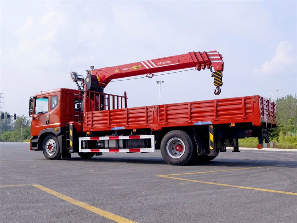 東風多利卡D9排半單橋上裝三一8噸4節(jié)臂