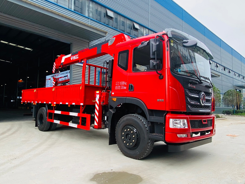 國六東風(fēng)T5后雙橋新飛工12噸五節(jié)直臂吊機隨車吊