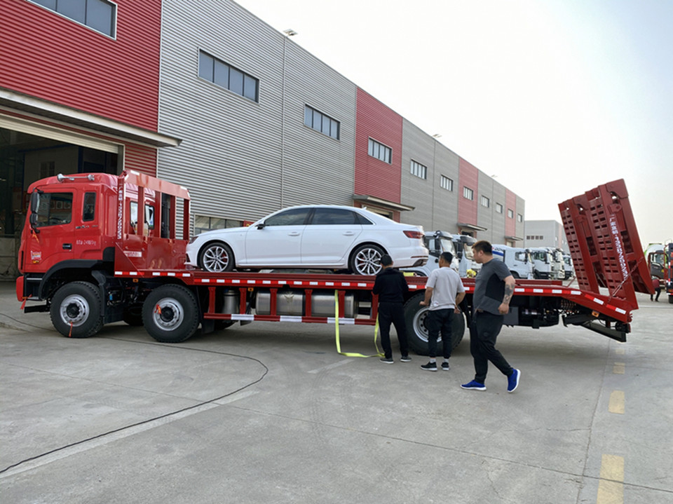 江淮K5X小三軸平板運(yùn)輸車